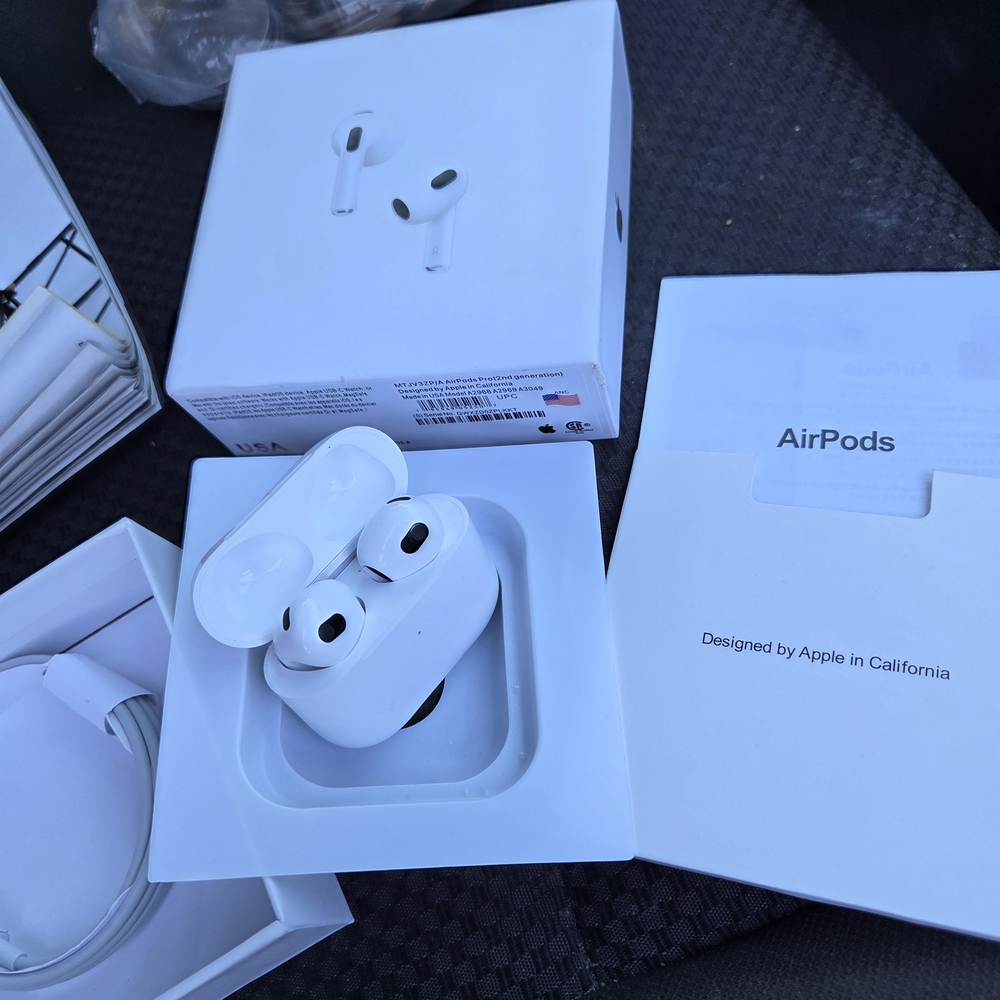 Apple AirPods Pro - White